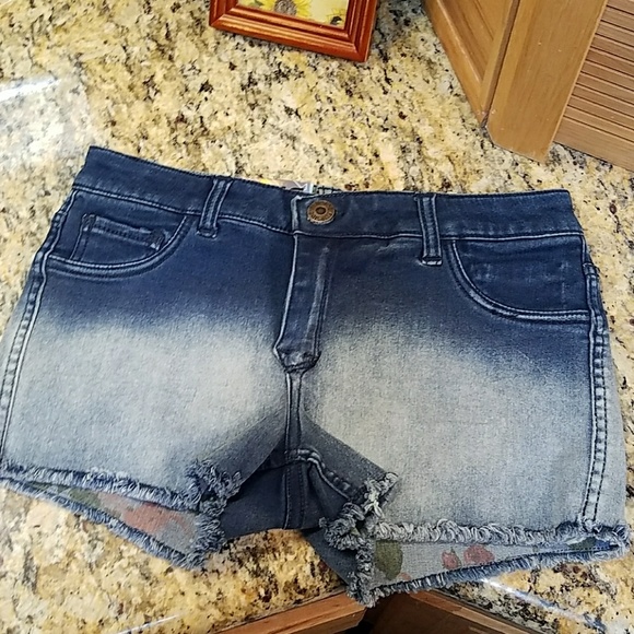 Flip side floral reversable to ombre shorts size 7 nwt - Picture 2 of 6